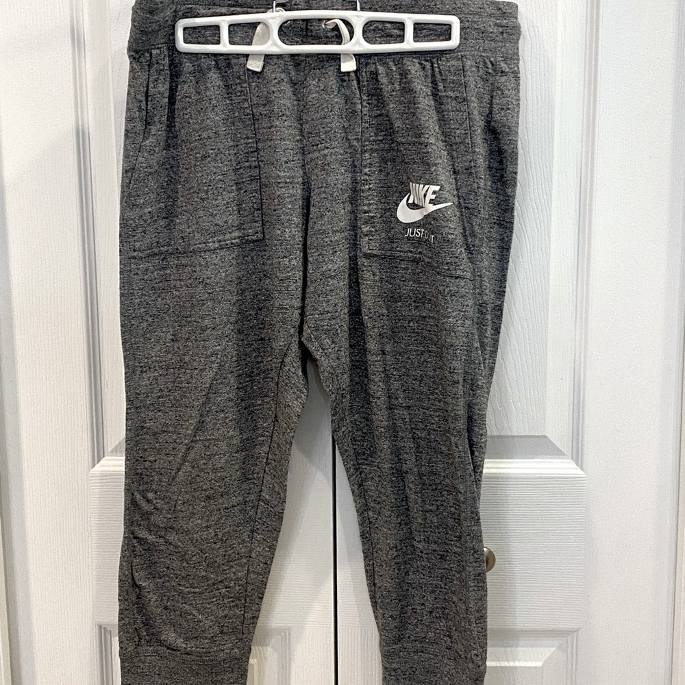 Nike Gym Vintage Capris, Medium